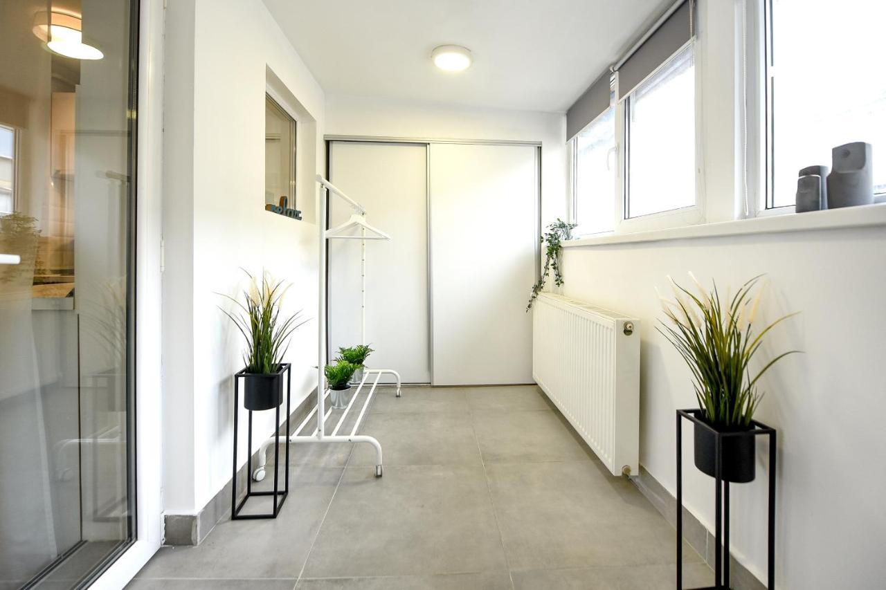 Spacious 1Br In The City Center - Amazing For Extended Stays Букурещ Екстериор снимка