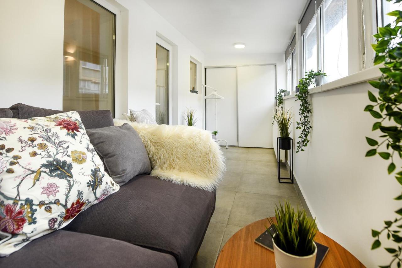 Spacious 1Br In The City Center - Amazing For Extended Stays Букурещ Екстериор снимка